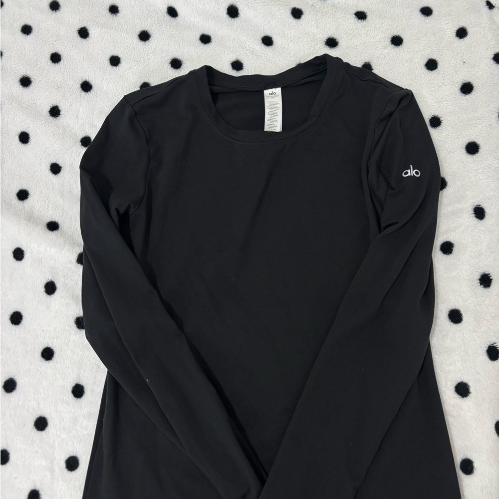 ALO Yoga Women's Classic Black Long Sleeve Tee